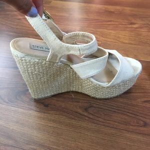 Steve Madden nude/tan wedges