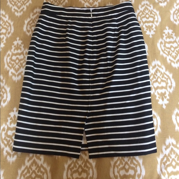 J. Crew The Pencil Skirt - Picture 2 of 3