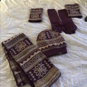Muk Luks Scarf, Hat & Gloves