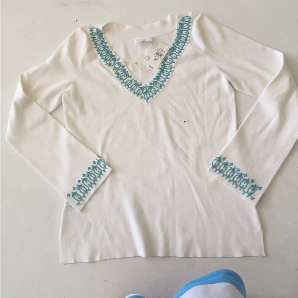 🎉HP🎉LOFT White / Blue beaded Blouse Shirt