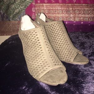 Peep toe heels