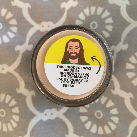 Lush makeup "Light Yellow" never used - Picture 3 of 3