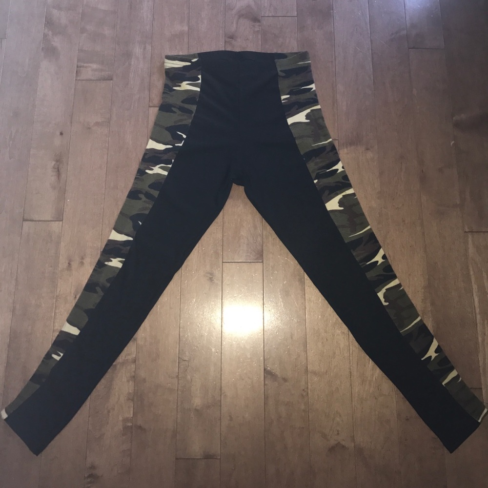 CHERYL CREATIONS CAMO/BLACK LEGGINGS