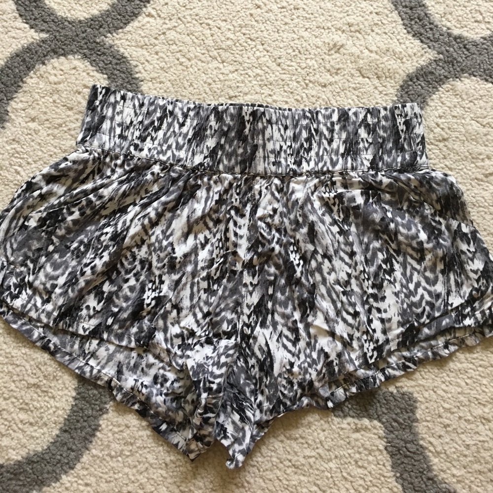 Forever 21 elastic waist shorts size  x-small