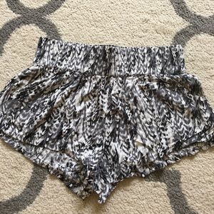 Forever 21 elastic waist shorts size  x-small