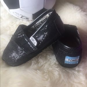 Baby Toms size 7