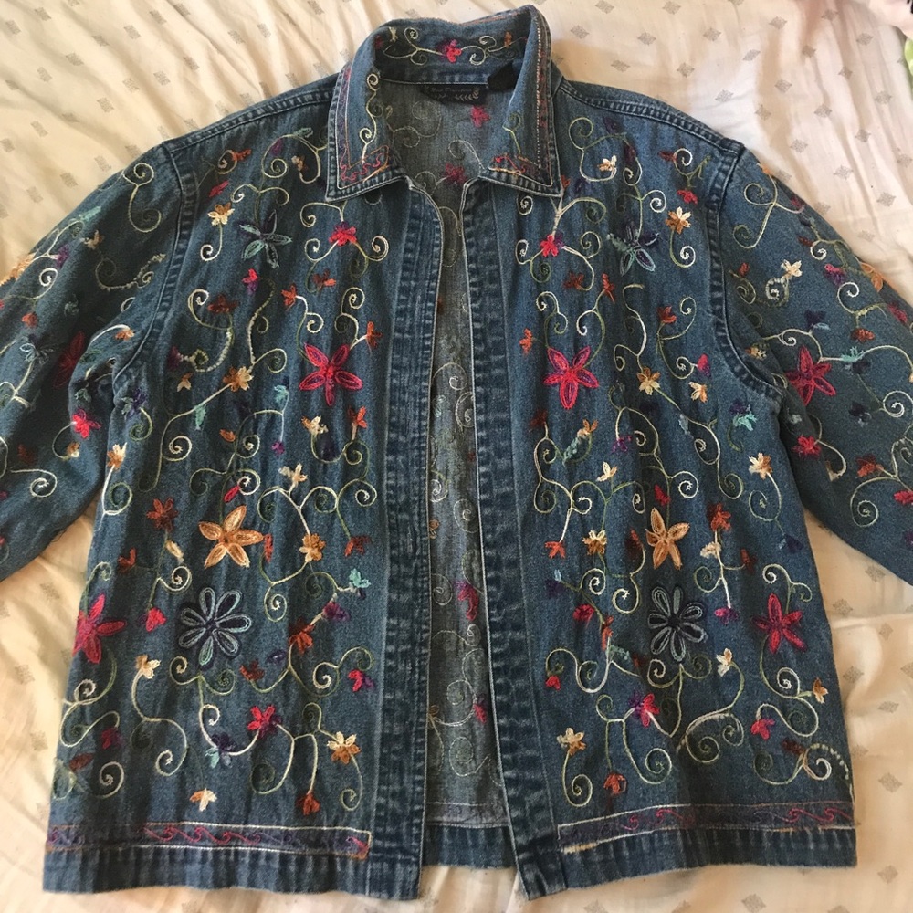 vintage floral-stitched denim jacket!