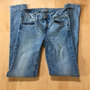 LIGHT BLUE SKINNY JEANS