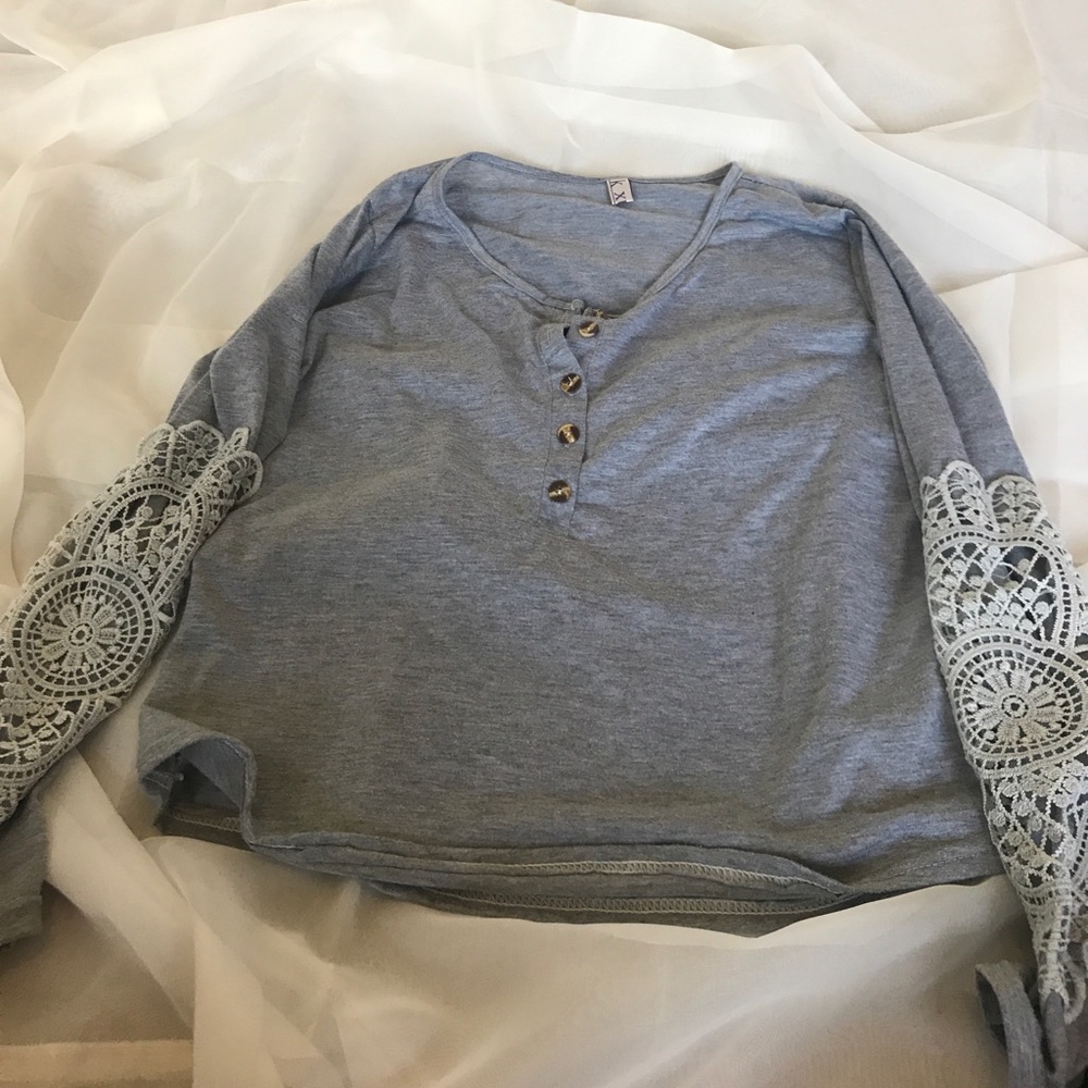 gray long sleeves