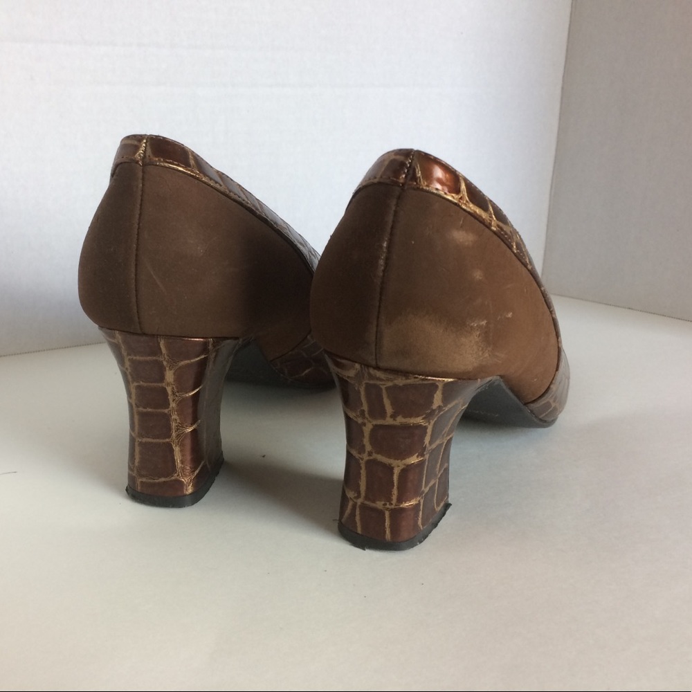 Shoes - Picture 3 of 4