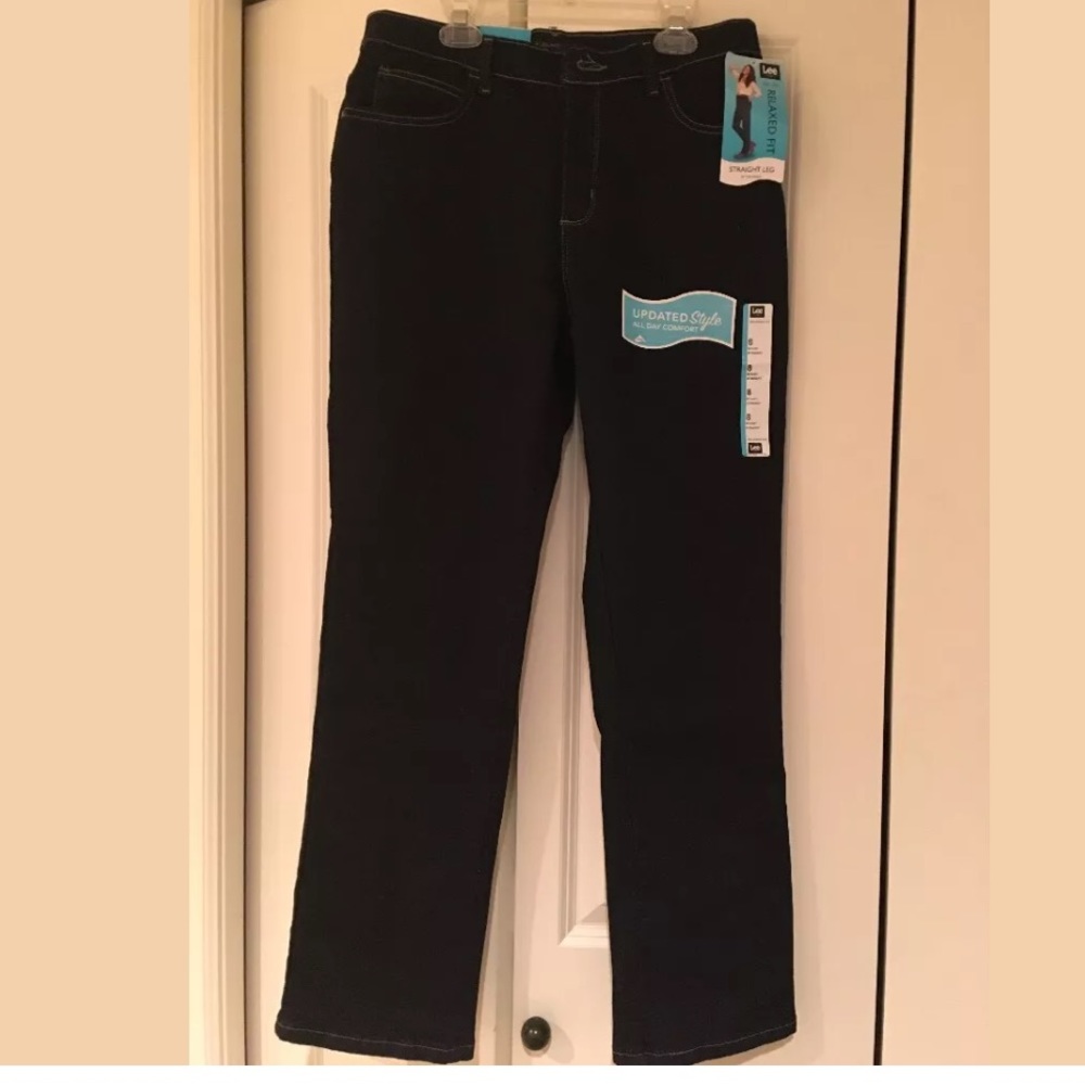 NEW LEE RELAXED FIT AT THE WAIST SHORT SIZE 8