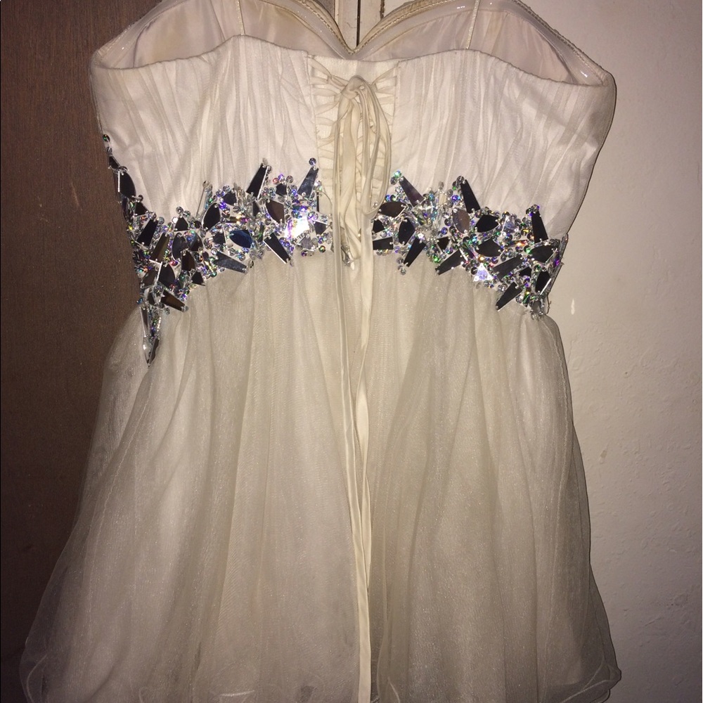 Narianna white dress