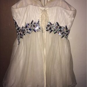 Narianna white dress