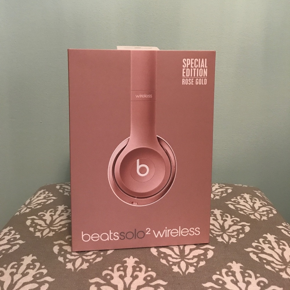 Beats solo 2 wireless|| special edition rose gold