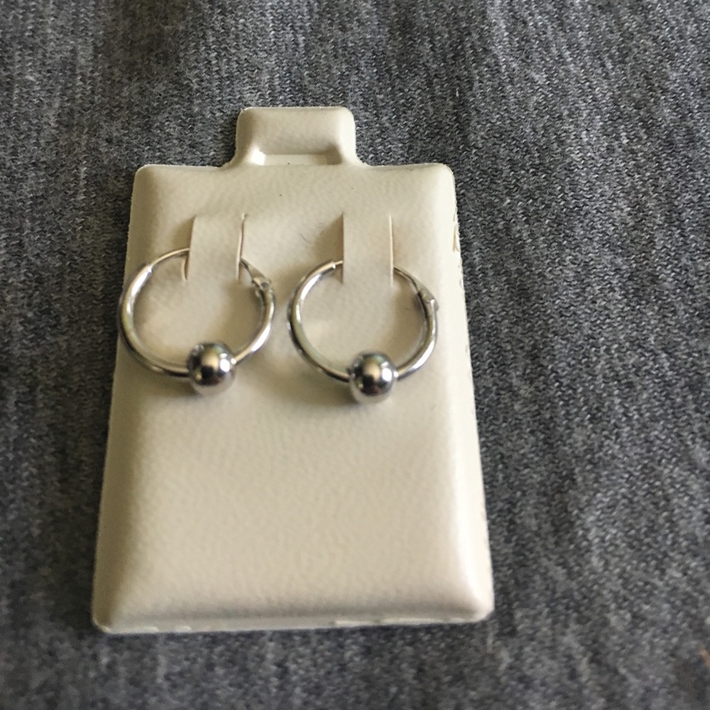 Piercing pagoda silver hoops ideal for cartilage
