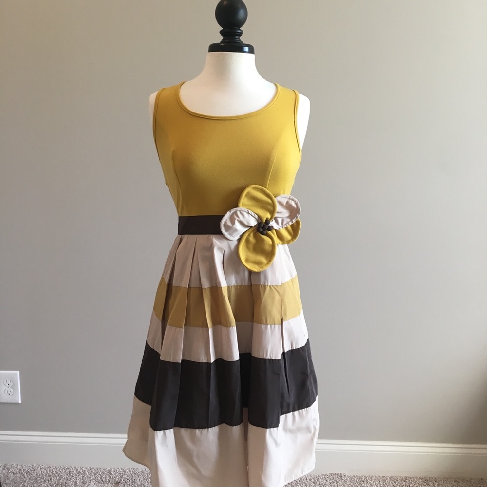Sleeveless striped dress by Ryu