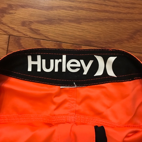 Hurley men's swim suite. - Picture 2 of 5