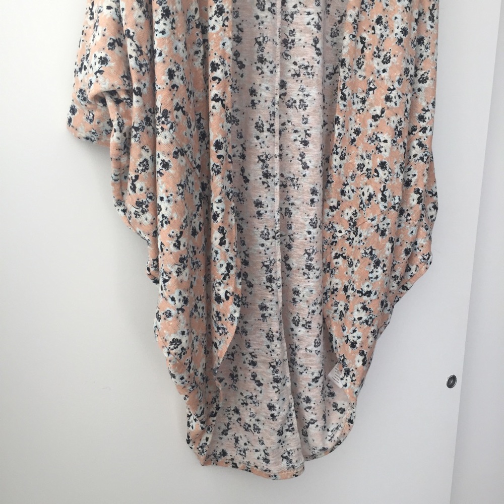 Oversized Pink Floral Cardigan - Picture 2 of 2