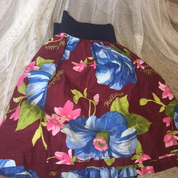 Hollister girls skirt cute worn once :) - Picture 2 of 2