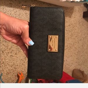 Mk wallet  special friend 😘