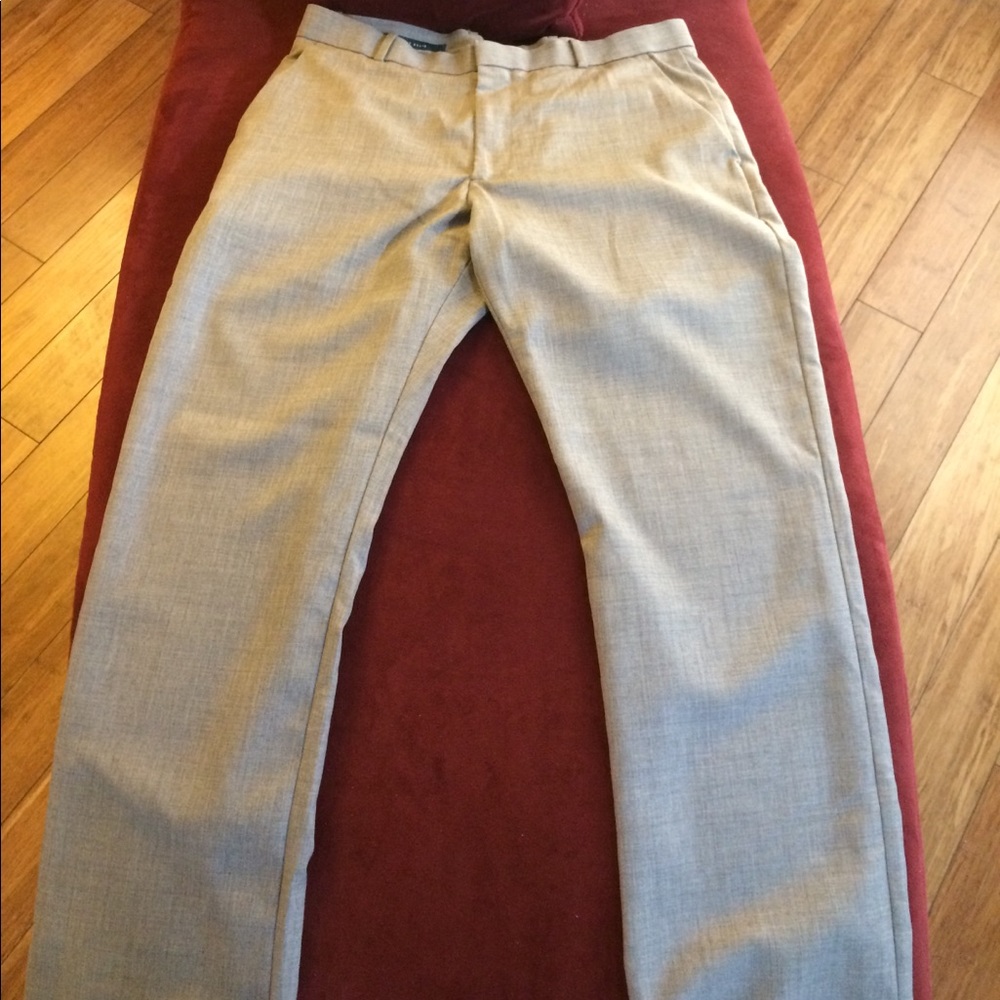 Perry Ellis dress pants - size 32 by 30 like new!