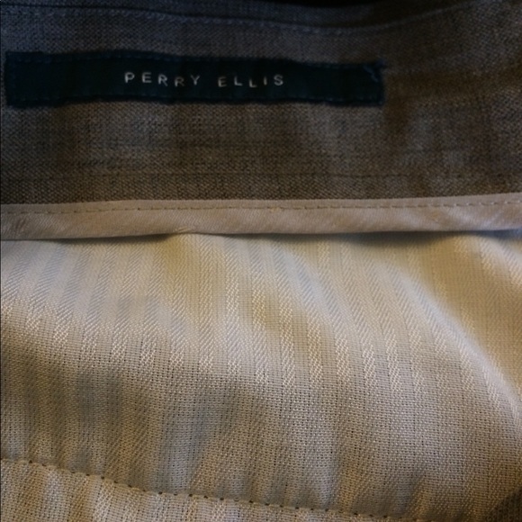 Perry Ellis dress pants - size 32 by 30 like new! - Picture 2 of 4