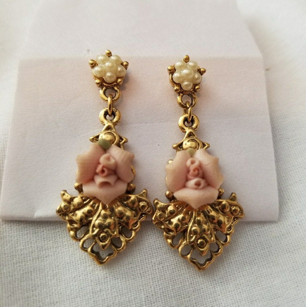 Rose Gold and Pearl earrings