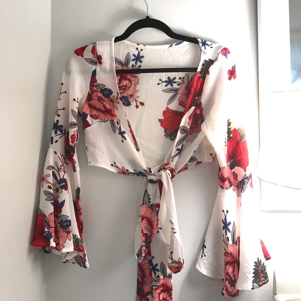 Floral wrap top never worn