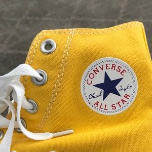 Unworn yellow Converse