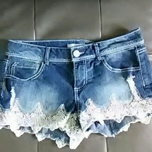 Adorable lace detail denim shorts!
