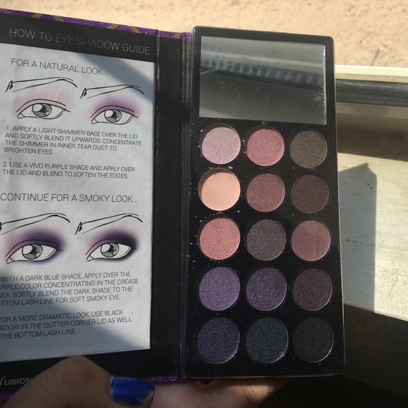 Eyeshadow purple profusion - Picture 2 of 3