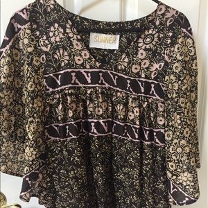 Anthropolgie Top! Brand is Sunner