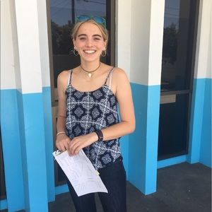 Meet your Posher, Julia