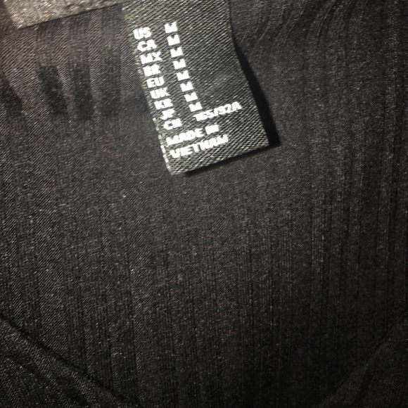 Forever 21 crop v neck - Picture 2 of 3