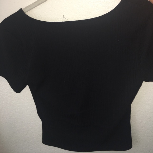 Forever 21 crop v neck - Picture 3 of 3