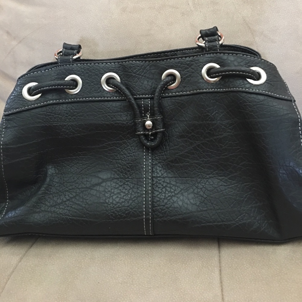 Trendy black purse!