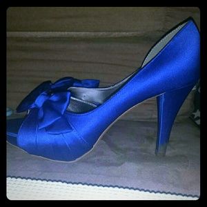 David's Bridal Maribelle Horizon Blue Heels size 9