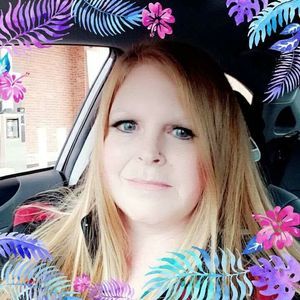 Meet your Posher, Dee dee