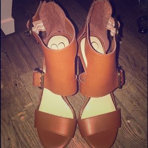 Jessica Simpson heel