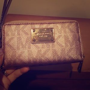 Authentic Michael Kors wristlet