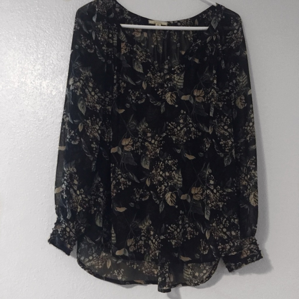 ‼️ PRICE DROP ‼️Floral Buttoned Sheer Blouse