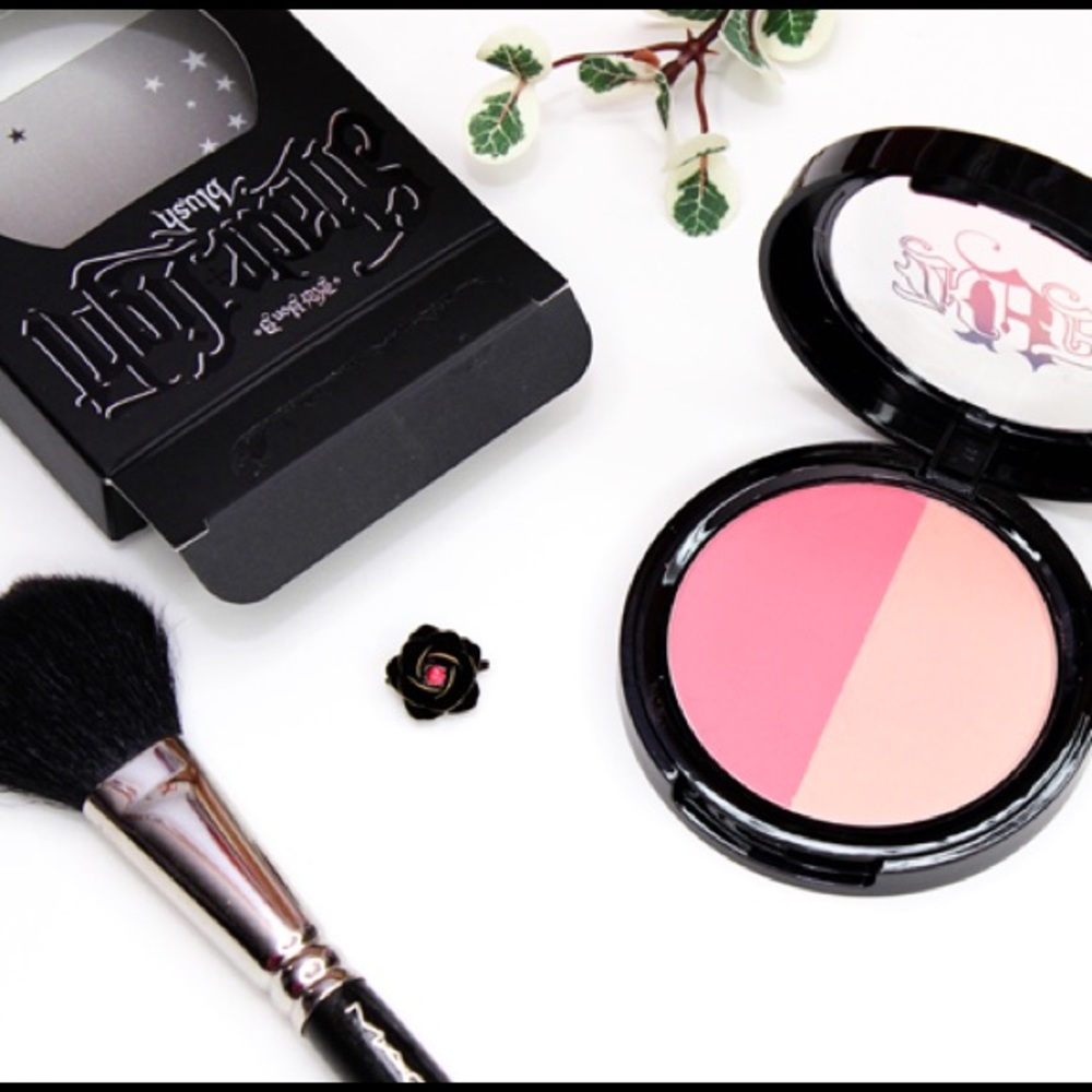 Kat Von D Shade Light Blush in Sid+Nancy