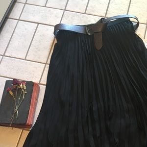 Black Accordion Skirt SIZE S