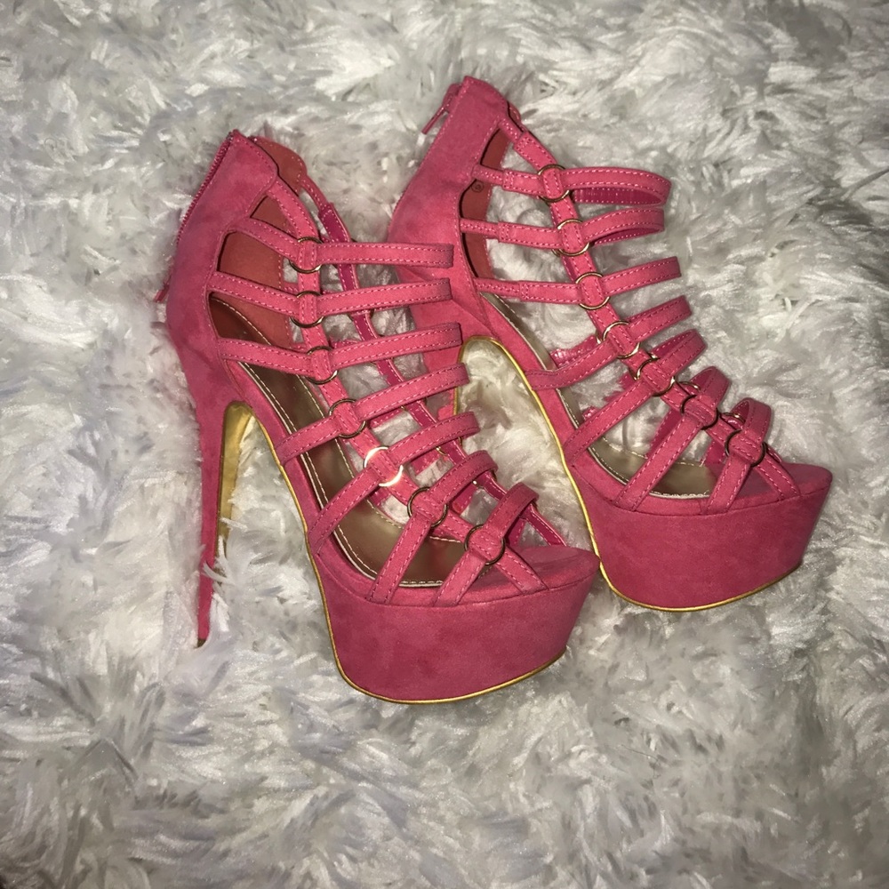 **Brand New**Vibrant pink Strappy sandals