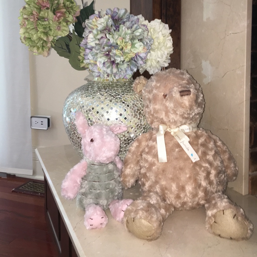 Classic Winnie the Pooh and piglet teddy bear