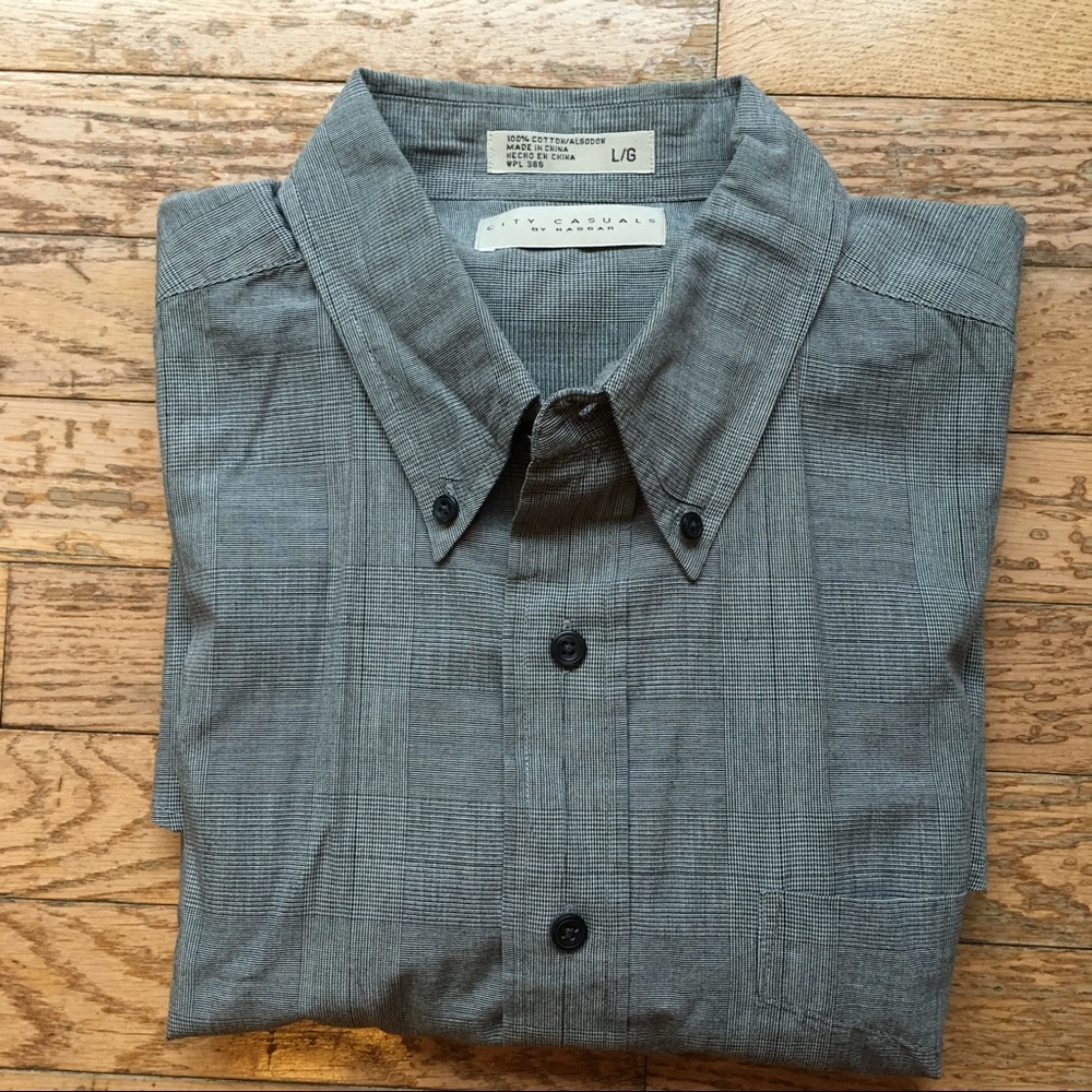 Men's Haggar large short sleeve shirt.