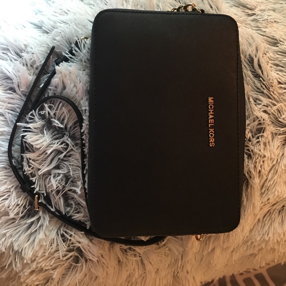 Michael kors crossbody