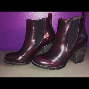 STEVE MADDEN Maroon LYONN Bootie