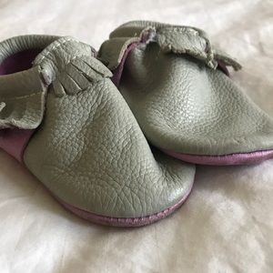 Grey/Lavender Freshly Picked moccasins