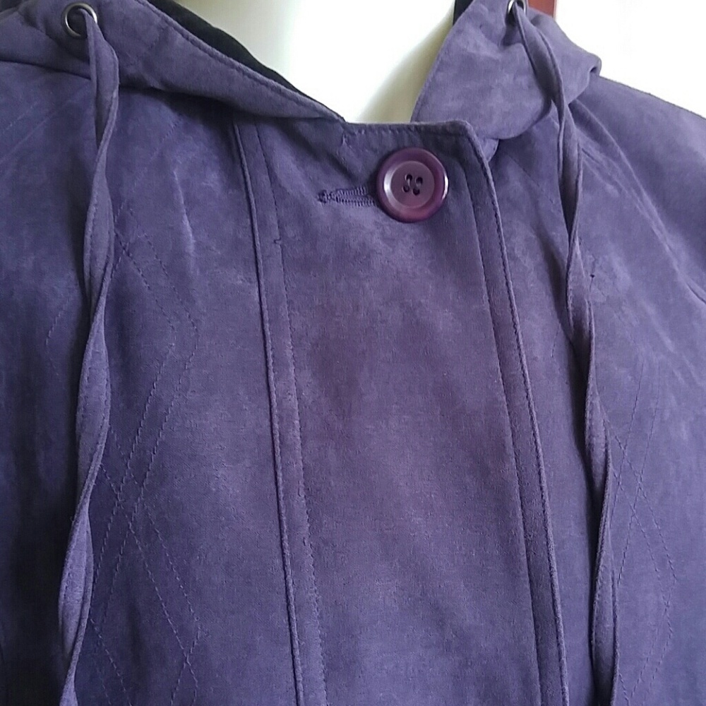 Coat - Picture 2 of 7